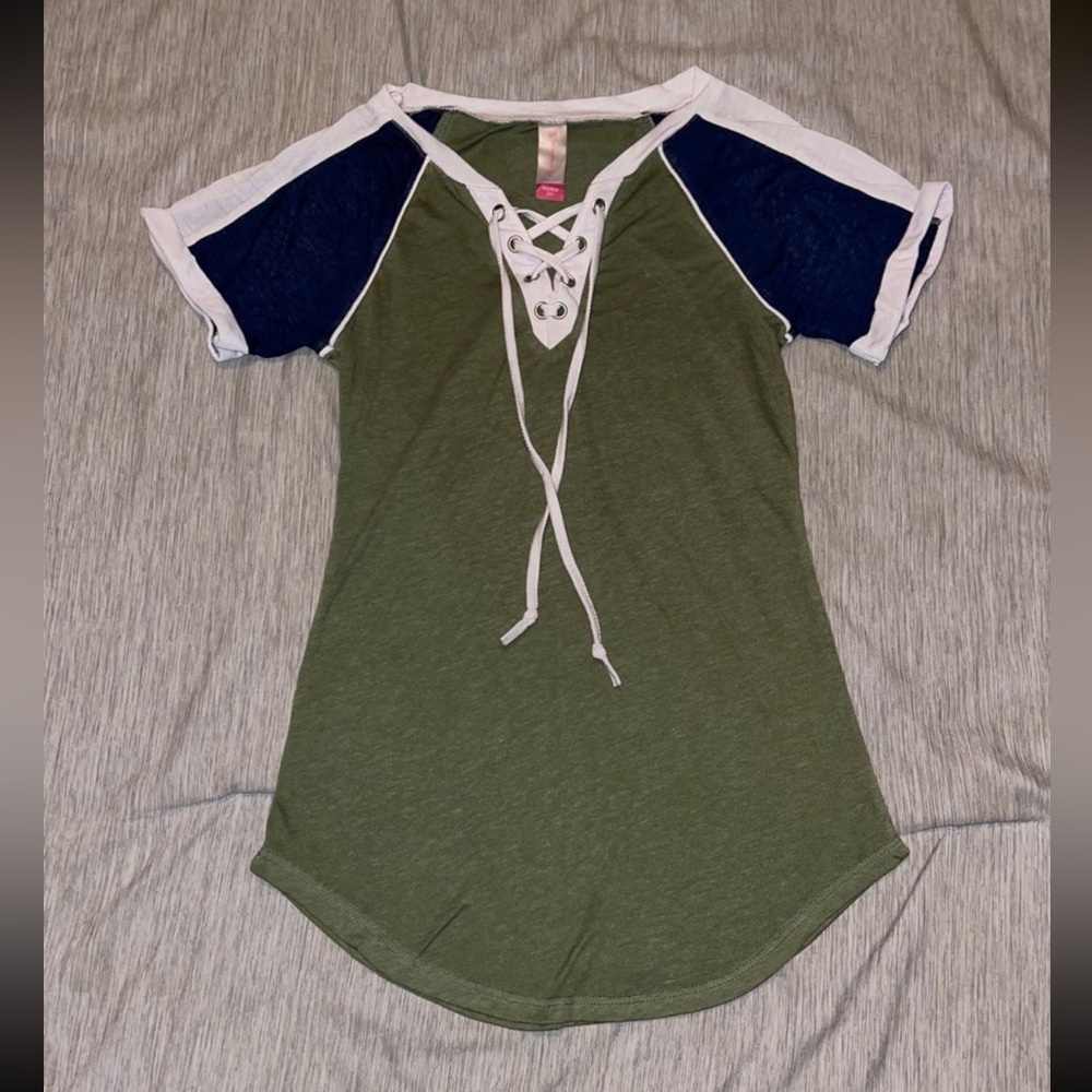 NO BOUNDARIES lace-up shirt